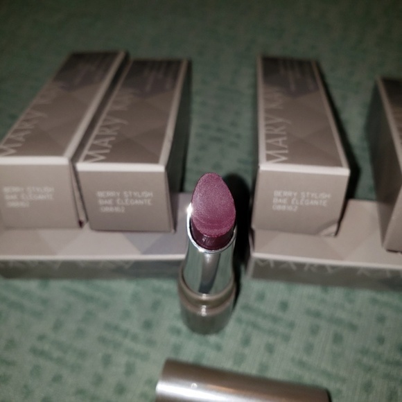 Mary Kay Other - Mary Kay Velvet Lip crème Berry Stylish